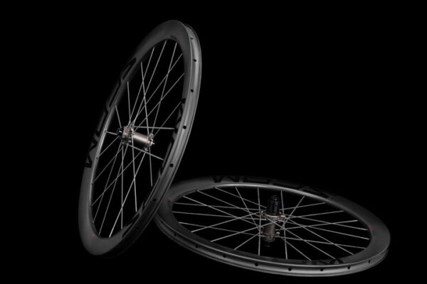SCOM Ultra Road Carbon Wheels Disc Brake 2025 - Image 17